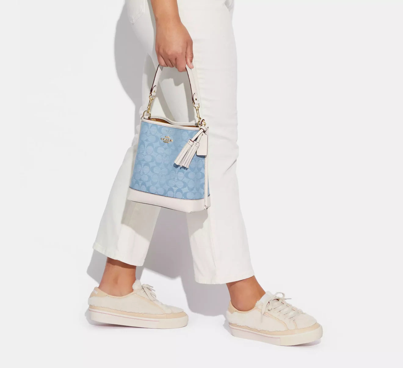 Coach Mollie Bucket Bag 22 In Signature Chambray