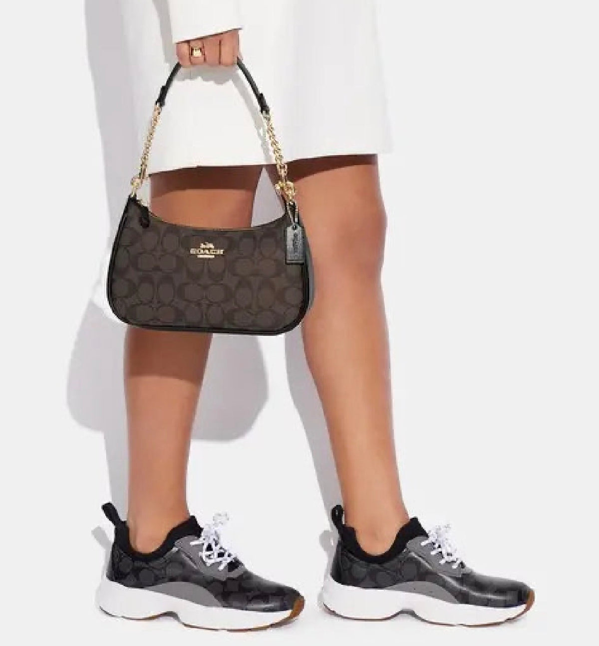 Coach Teri Shoulder Bag In Signature Canvas