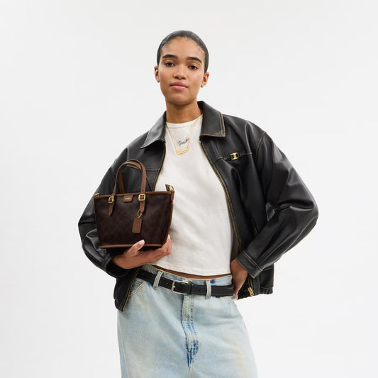 Coach Taxi Tote Bag 21 In Signature Canvas B2G1