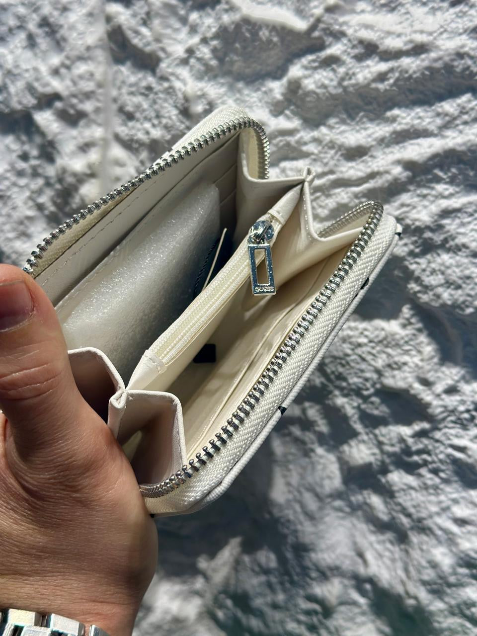 Guess Los Angeles zip-around wallet