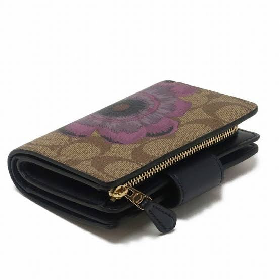 Coach Medium Corner Zip Wallet