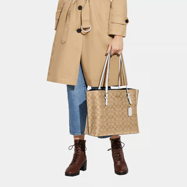 COACH
Signature Mollie Tote Bag