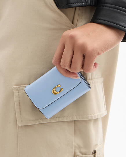 Coach Essential Card Holder Wallet