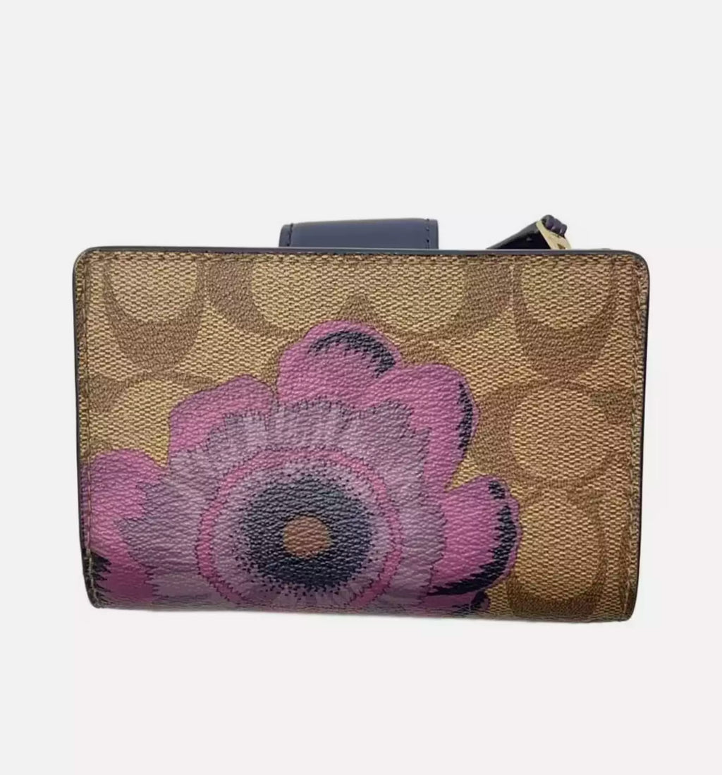 Coach Medium Corner Zip Wallet