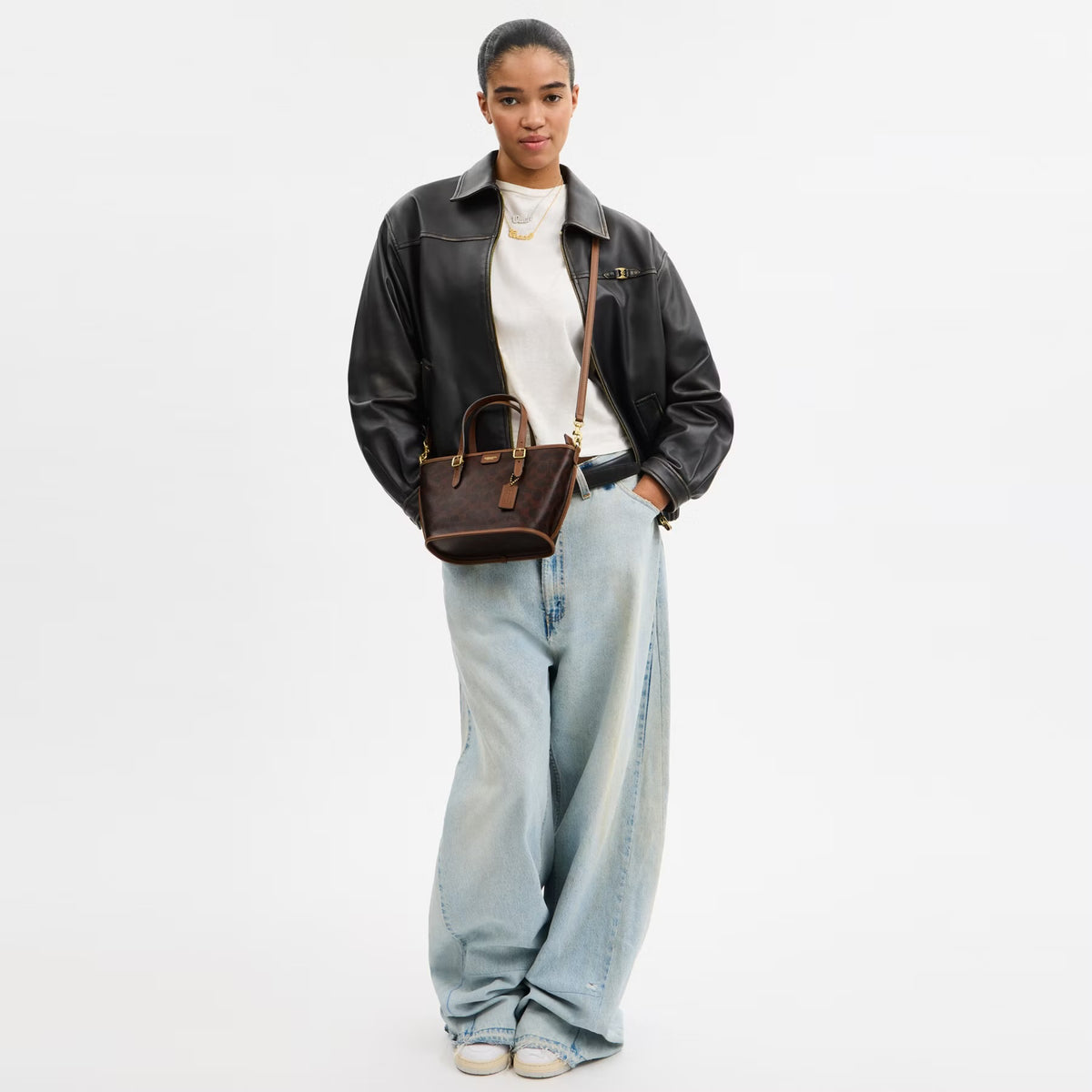 Coach Taxi Tote Bag 21 In Signature Canvas