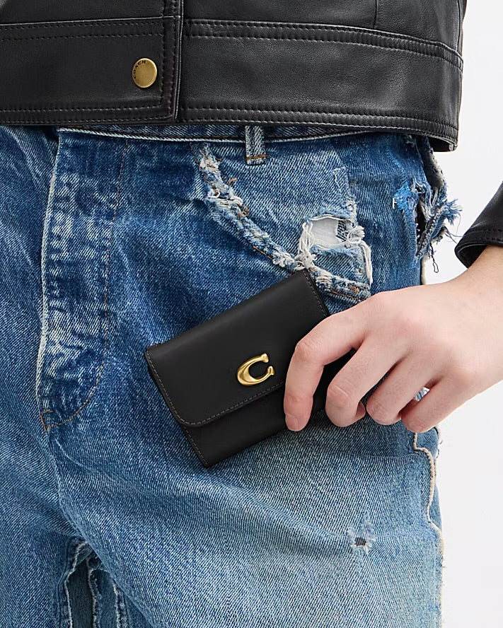 Coach Essential Card Holder Wallet