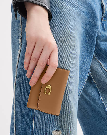 Coach Essential Card Holder Wallet