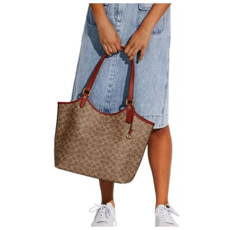 COACH
DAY TOTE IN SIGNATURE CANVAS